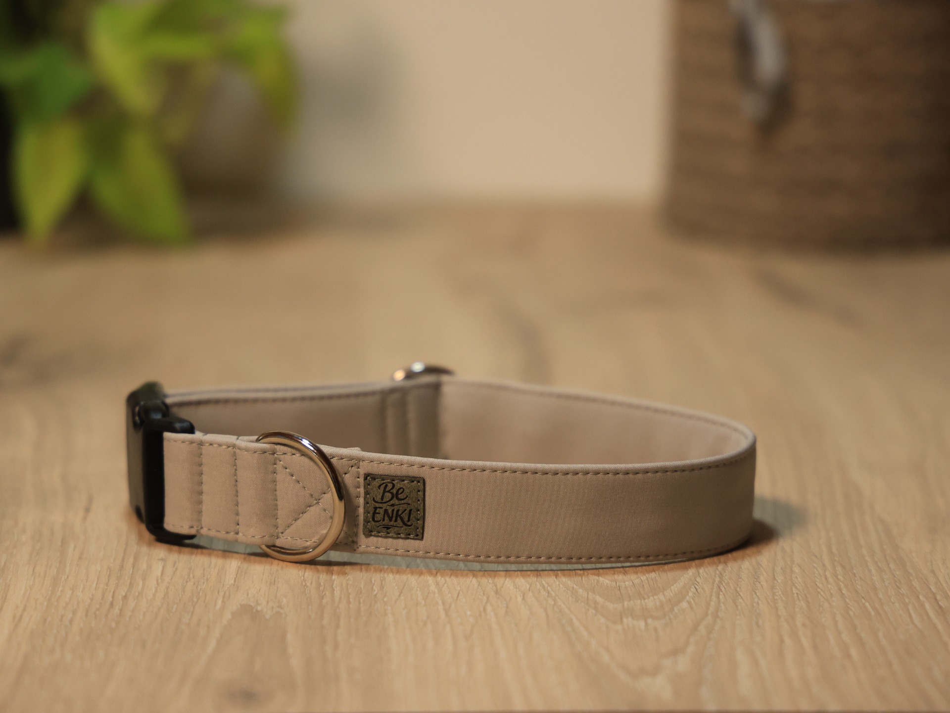 velikost L, š. 3 cm